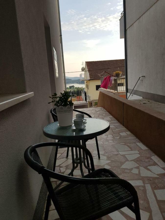 Apartments Nakic 希贝尼克 外观 照片