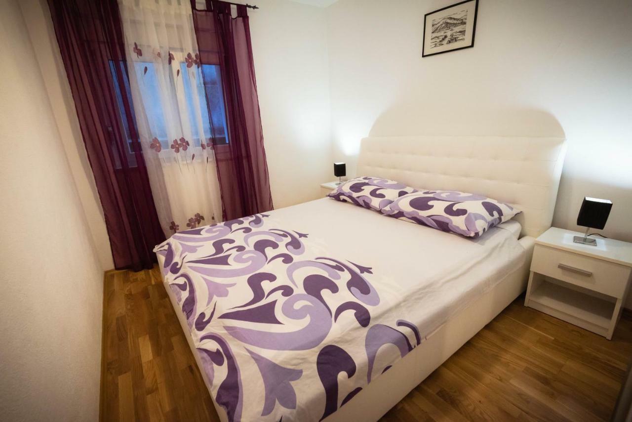 Apartments Nakic 希贝尼克 外观 照片